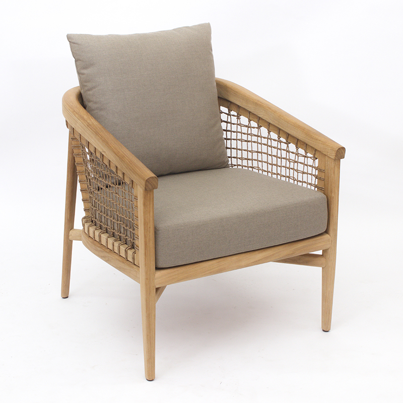 Chari Lounge Chair